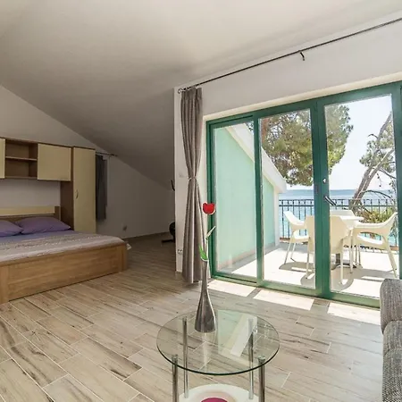 בית נופש Summer House On Beach I אוקרוג גורניי