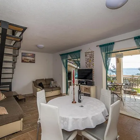 Summer House On Beach I * אוקרוג גורניי