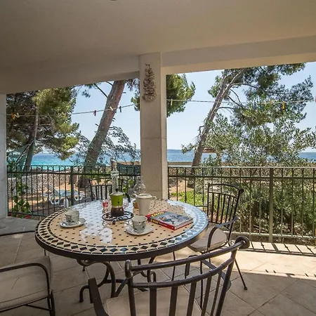 Summer House On Beach I בית נופש