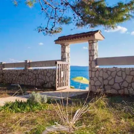 Summer House On Beach I בית נופש